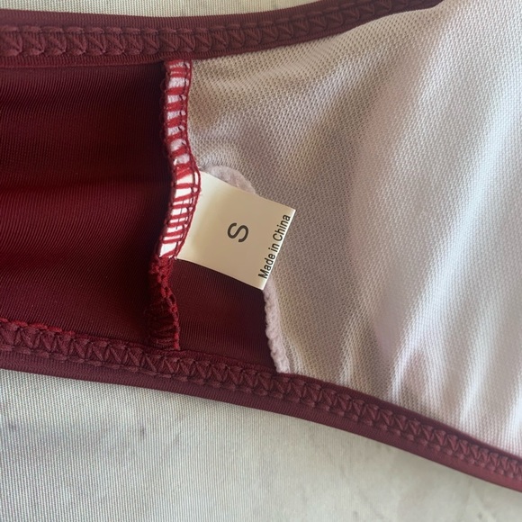 5/$35💥NWOT Crochet Detail Bikini Top - Picture 4 of 4